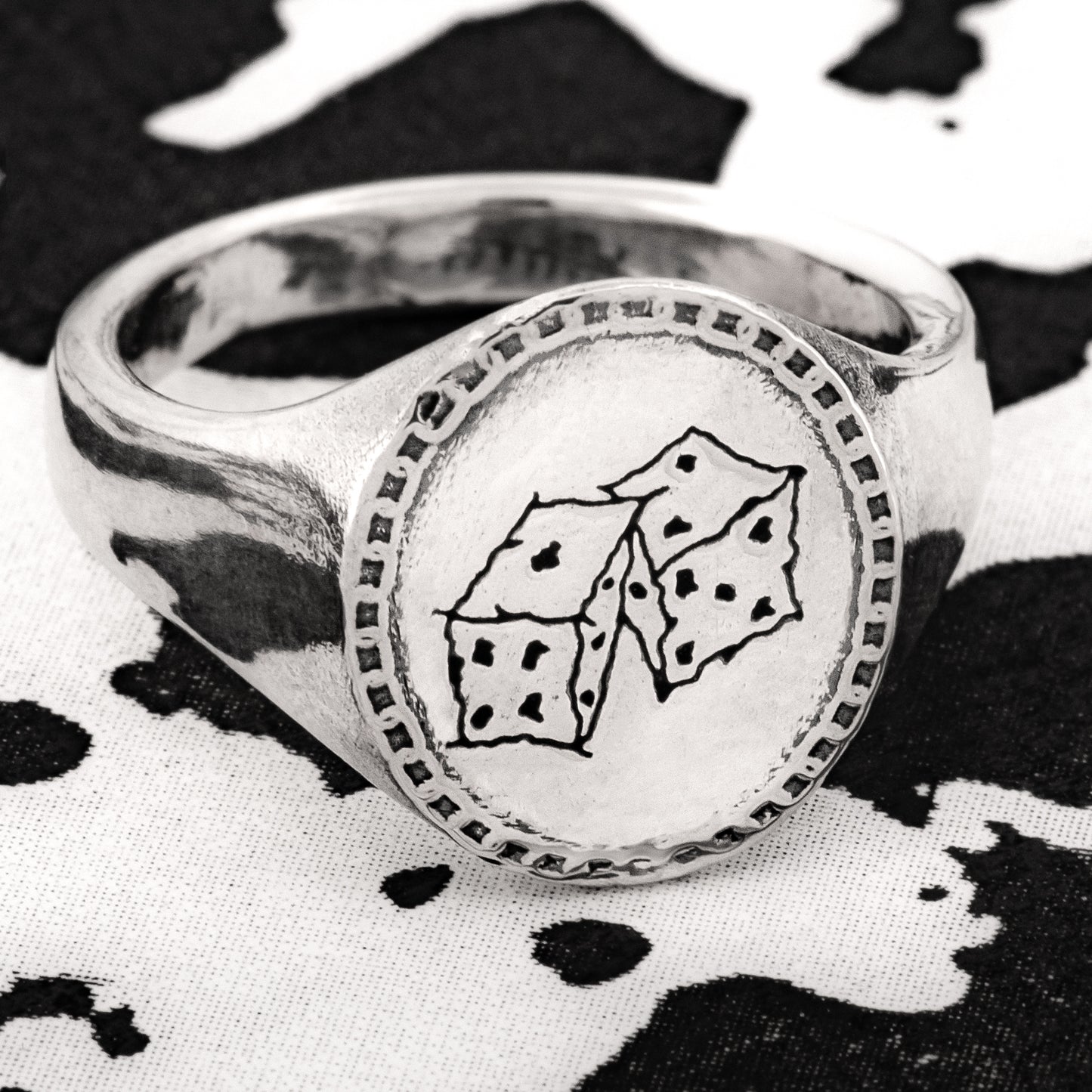 DICE & CHAIN RING
