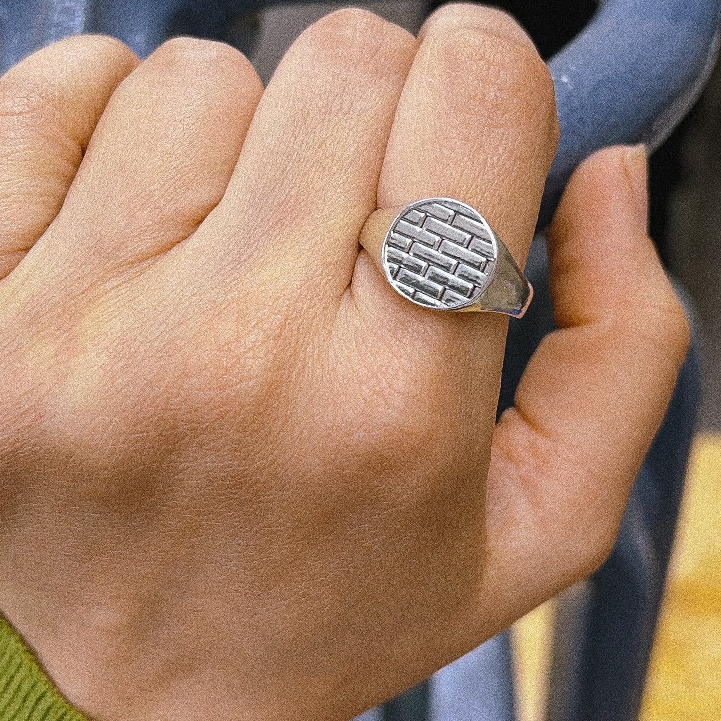 BRICK WALL RING